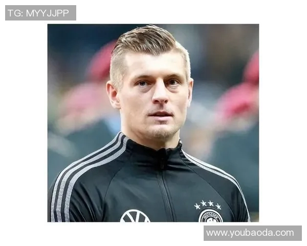 克罗斯在足球世界中的传奇之路与技术分析探讨 克罗斯在足球世界中的传奇之路与技术分析探讨